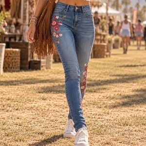Mossimo Denim Womens Floral Embroidered High Rise Jeggings Size 2/26 Medium Wash